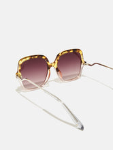 Load image into Gallery viewer, Chloe Clear Sunglasses