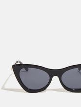 Load image into Gallery viewer, Classic Black Cat Sunglasses