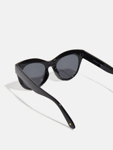Load image into Gallery viewer, Lia Sunglasses