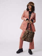 Load image into Gallery viewer, Leopard Tavi Shoulder Bag
