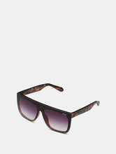 Load image into Gallery viewer, Quay x Lizzo Jaded Sunglasses in Tort &amp; Purple Fade
