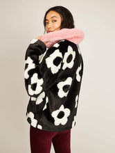 Load image into Gallery viewer, Daisy Bloom Coat

