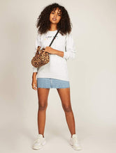 Load image into Gallery viewer, Beau Leopard Tote Bag
