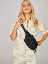 Load image into Gallery viewer, Quilted Jay Bum Bag

