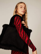 Load image into Gallery viewer, Sampson Black Suede Faux Fur Tote Bag
