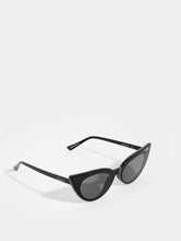Load image into Gallery viewer, Quay Shine On Sunglasses in Black Smoke
