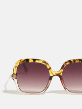 Load image into Gallery viewer, Chloe Clear Sunglasses
