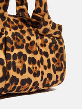 Load image into Gallery viewer, Beau Leopard Tote Bag
