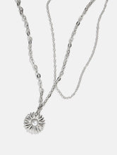Load image into Gallery viewer, Daisy Silver Necklace
