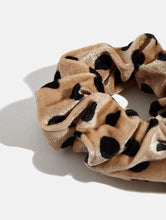 Load image into Gallery viewer, Polka Dot Scrunchie Two Pack
