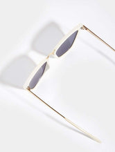 Load image into Gallery viewer, Quay x JLo Reina Sunglasses in Pearl Rose
