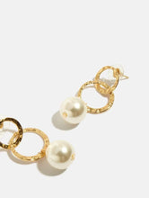 Load image into Gallery viewer, Linked Pearl Earrings

