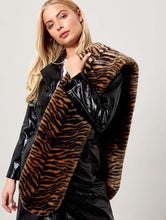 Load image into Gallery viewer, Tiger Faux Fur Scarf
