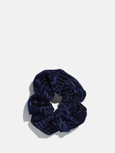 Load image into Gallery viewer, Velvet 2 Pack Scrunchies
